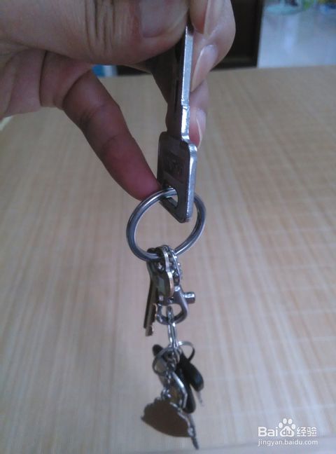 告别尴尬 轻松掌握裤子拉链的保养与固定技巧